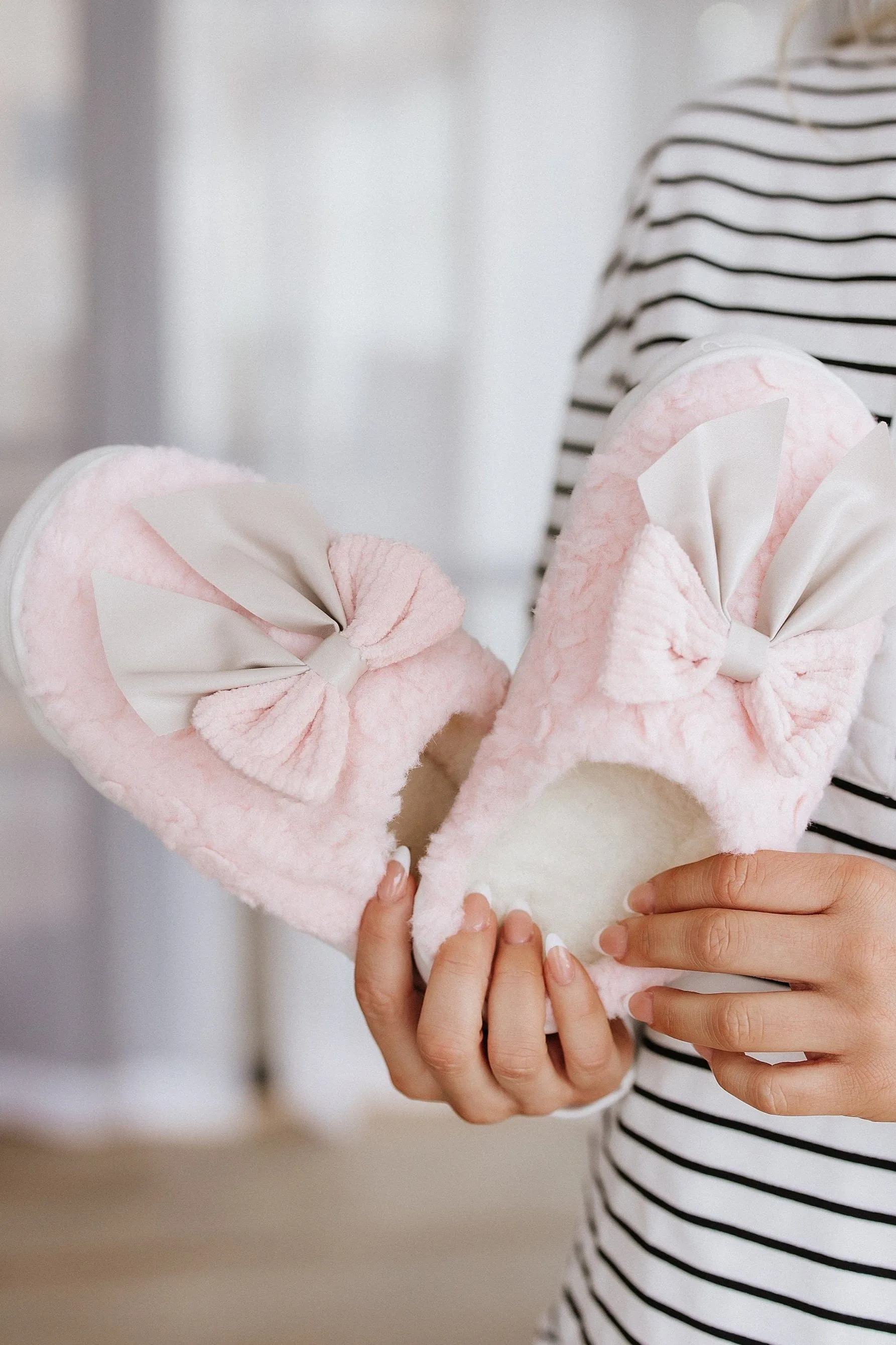Bow Plush Winter Slippers | PRE ORDER