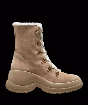 Women's Resile Trek Lace-Up Boots